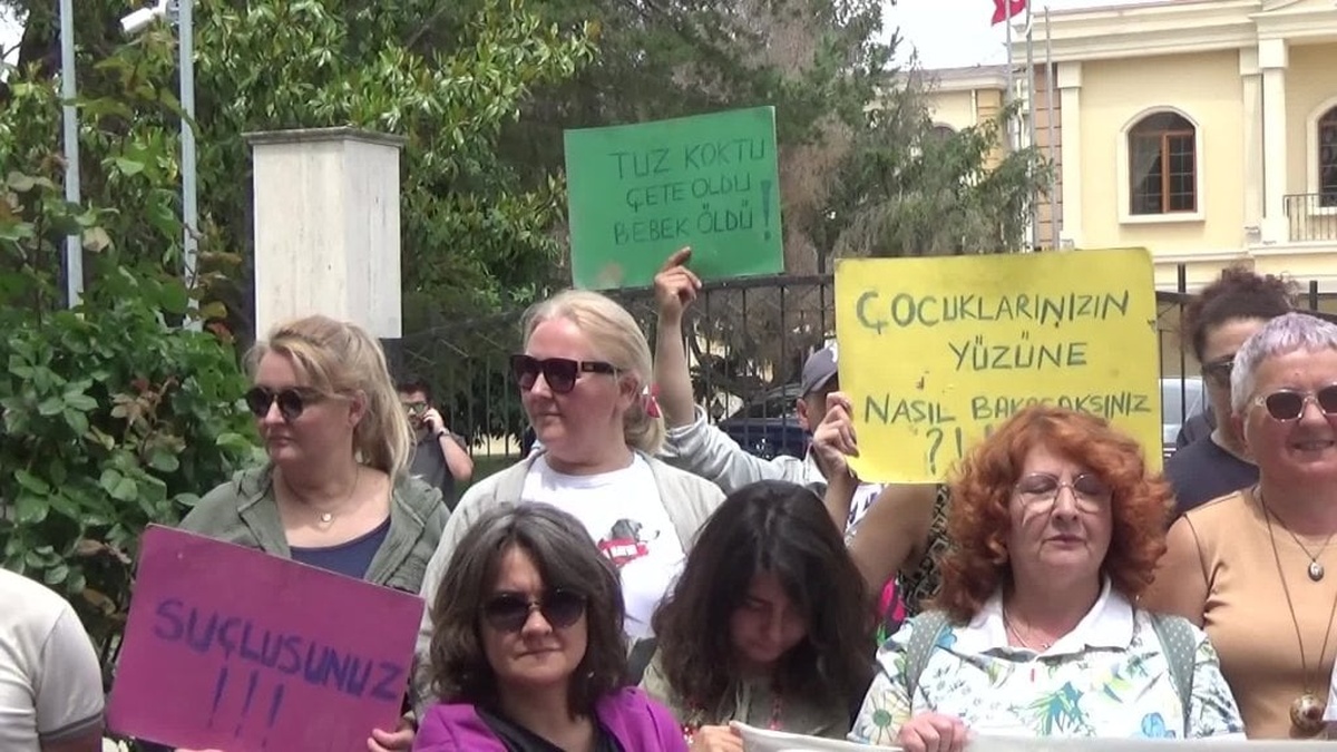 Edirne'de hayvan hakları savunucuları basın açıklaması yaptı