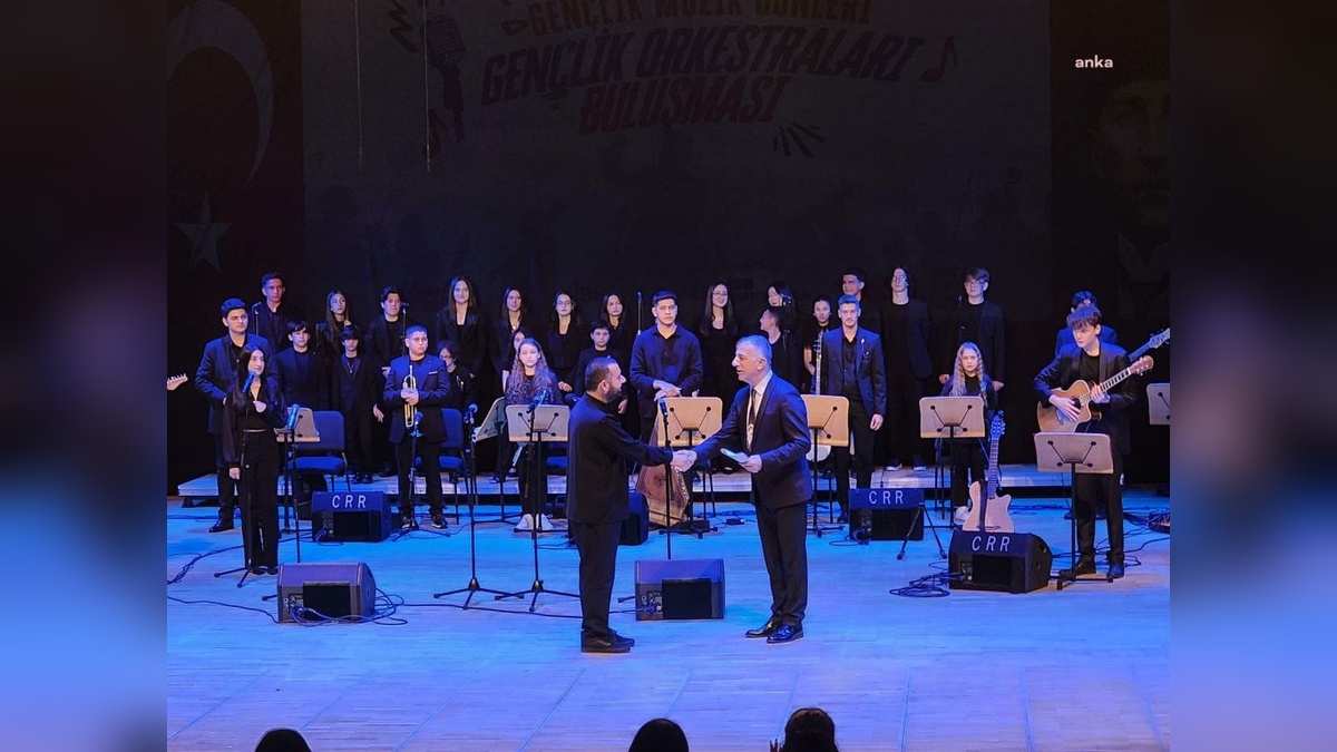 Balıkesir Büyükşehir Belediyesi MOD10 Gençlik Orkestrası, İstanbul'da konser verdi
