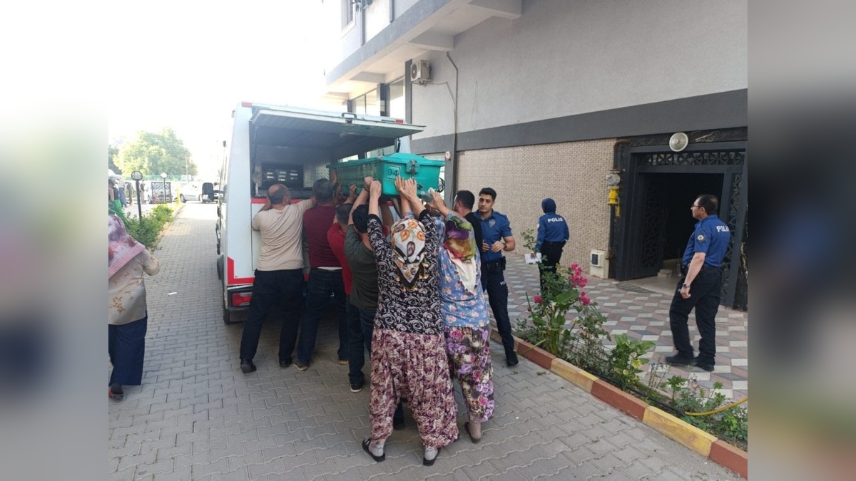 Turgutlu'da emekli doktor evinde ölü bulundu