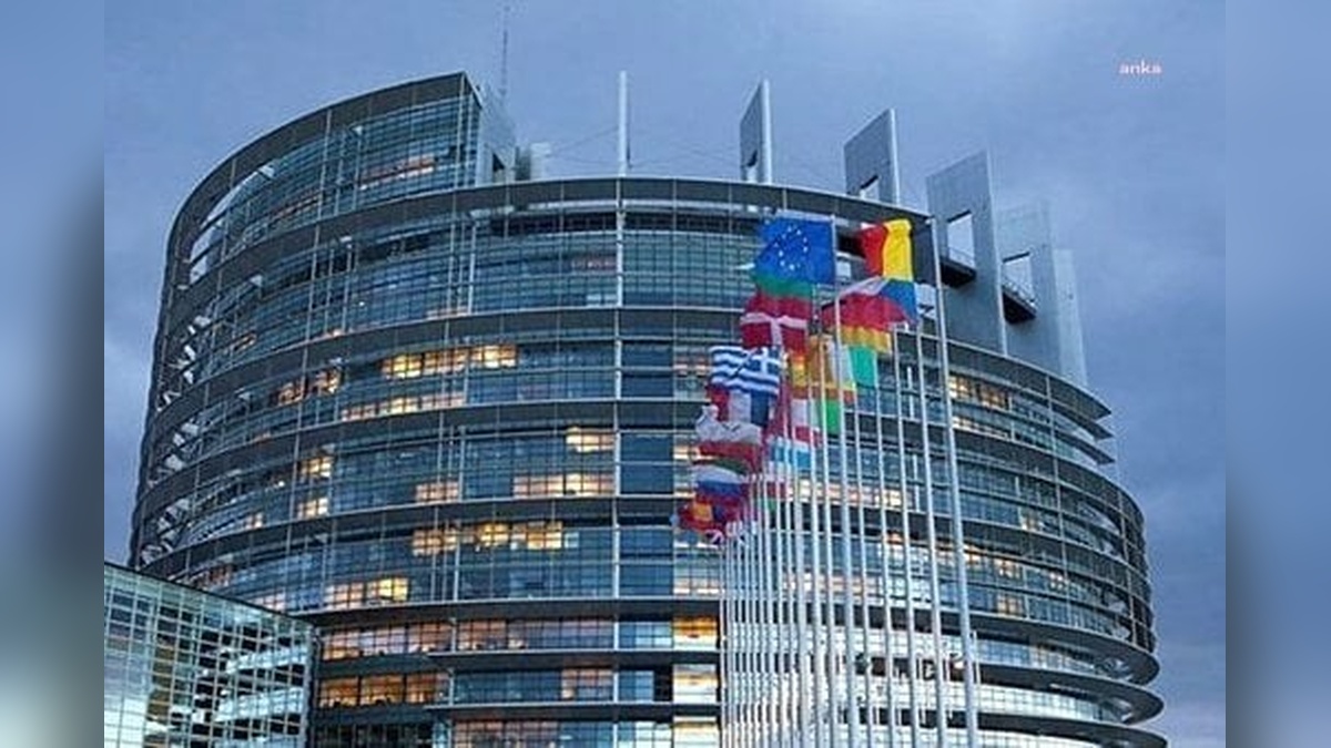 Avrupa Parlamentosu'nda yolsuzluk soruşturması: Beş vekilin dokunulmazlığı istendi