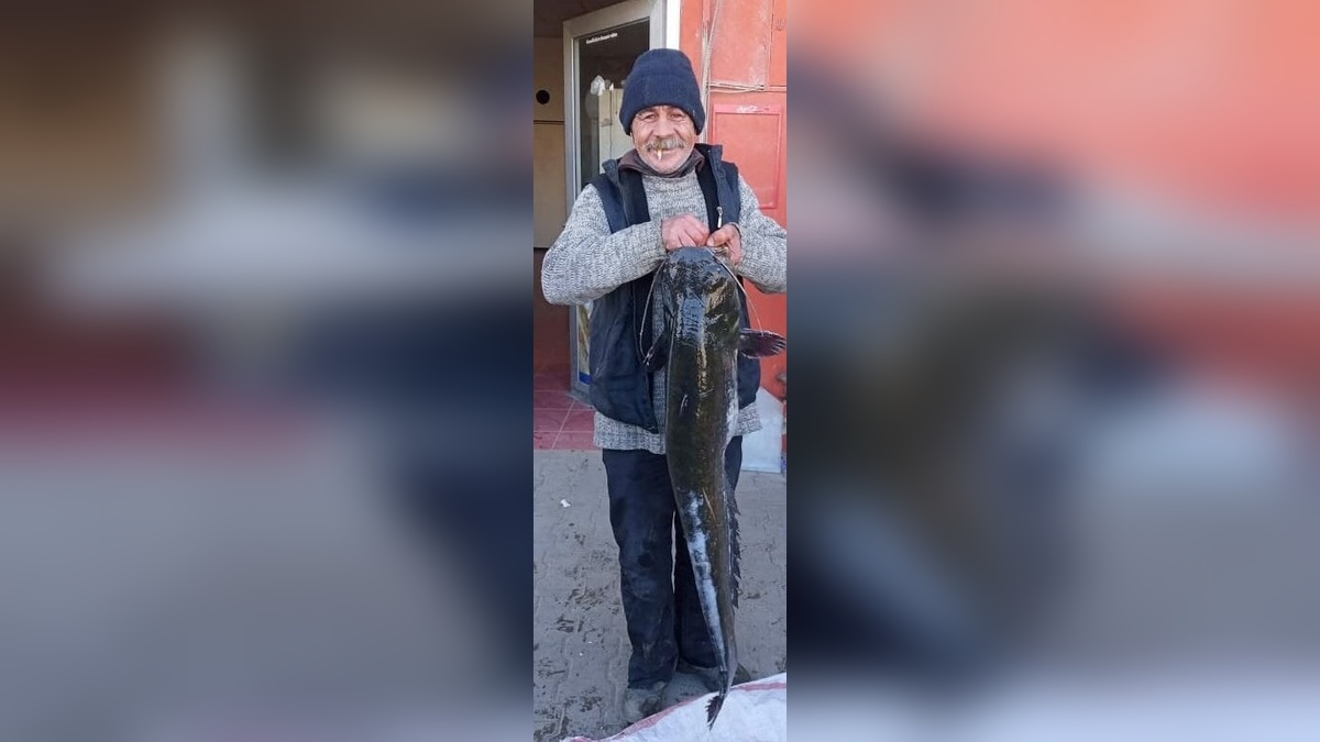 Balıkesir'de metruk binada yangın: Bir kişi ve bir köpek hayatını kaybetti