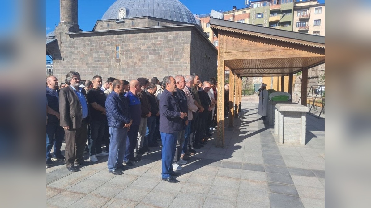 Gazeteci Sebahattin Özgün'ün annesi vefat etti