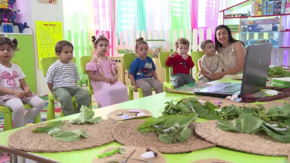 Antalya Büyükşehir Belediyesi’nden ipek böceği projesi: Bin 250 öğrenciye ipek böceğinin serüveni anlatıldı