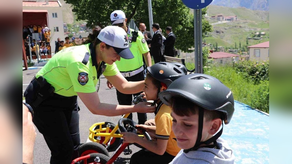 Hakkari'de çocuk trafik eğitim parkı hizmette