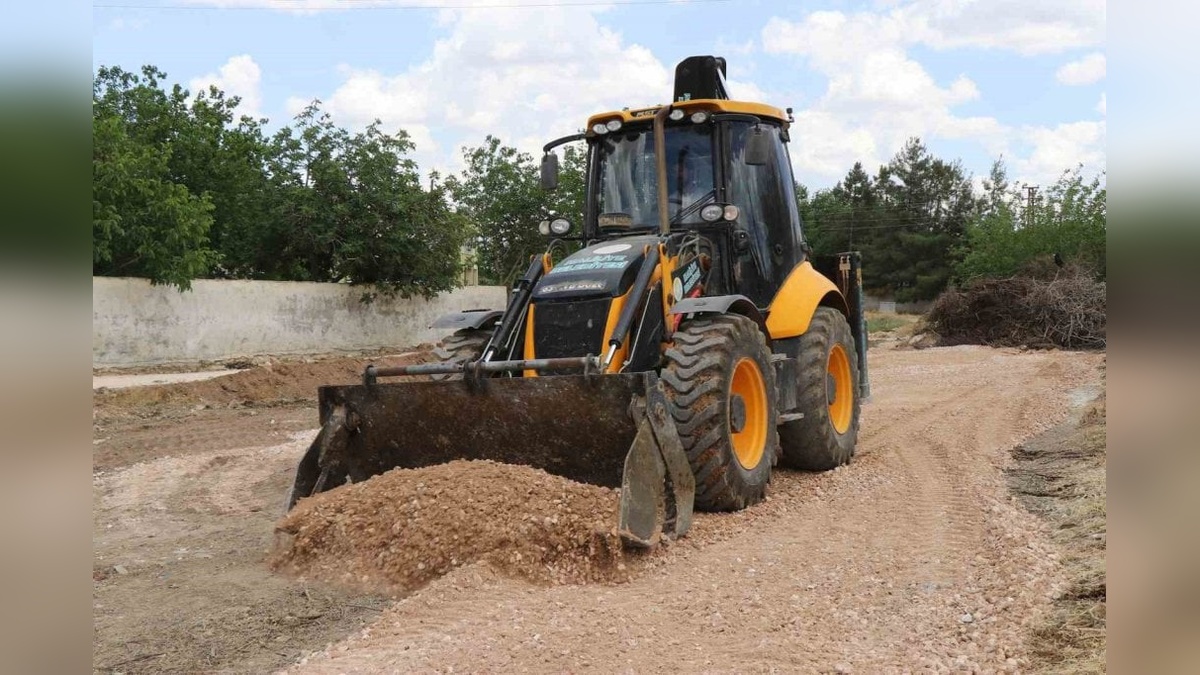 Haliliye Belediyesi Sarışeyh Mahallesi'nde yol ve çevre düzenlemesi yaptı