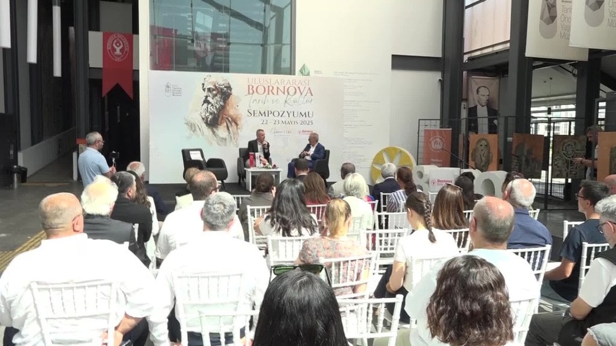 Bornova'da Mahir Polat'a sembolik koltuk