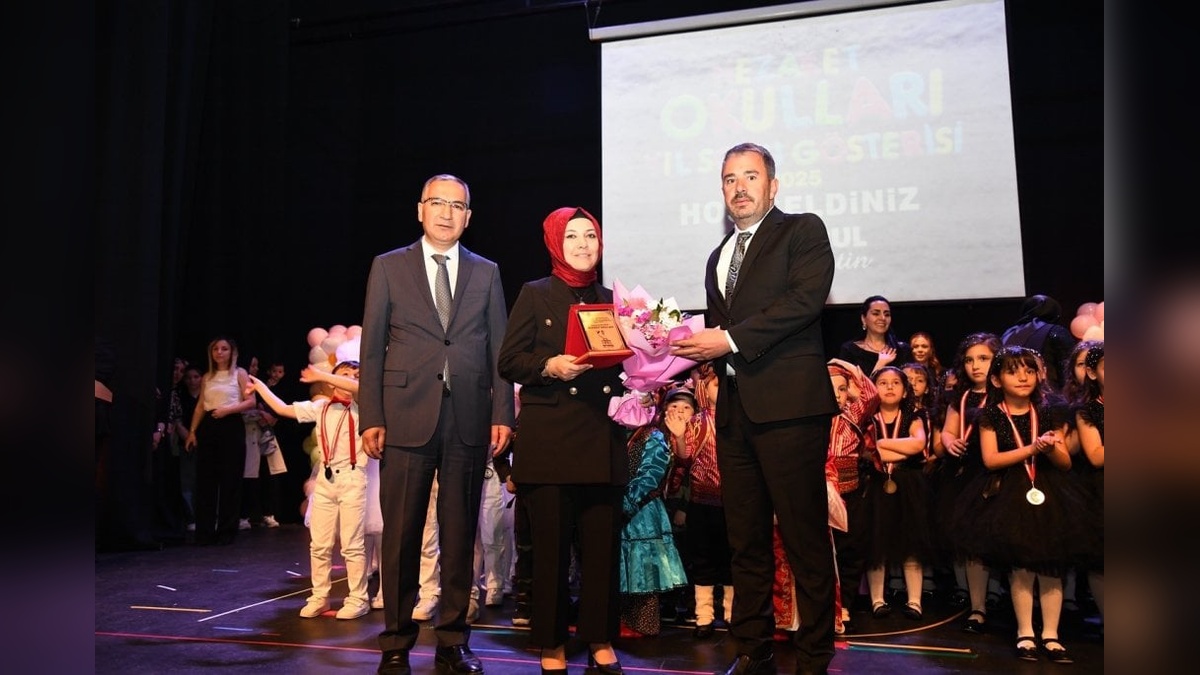 Pursaklar Belediyesi Nezaket Okulları'nda mezuniyet coşkusu