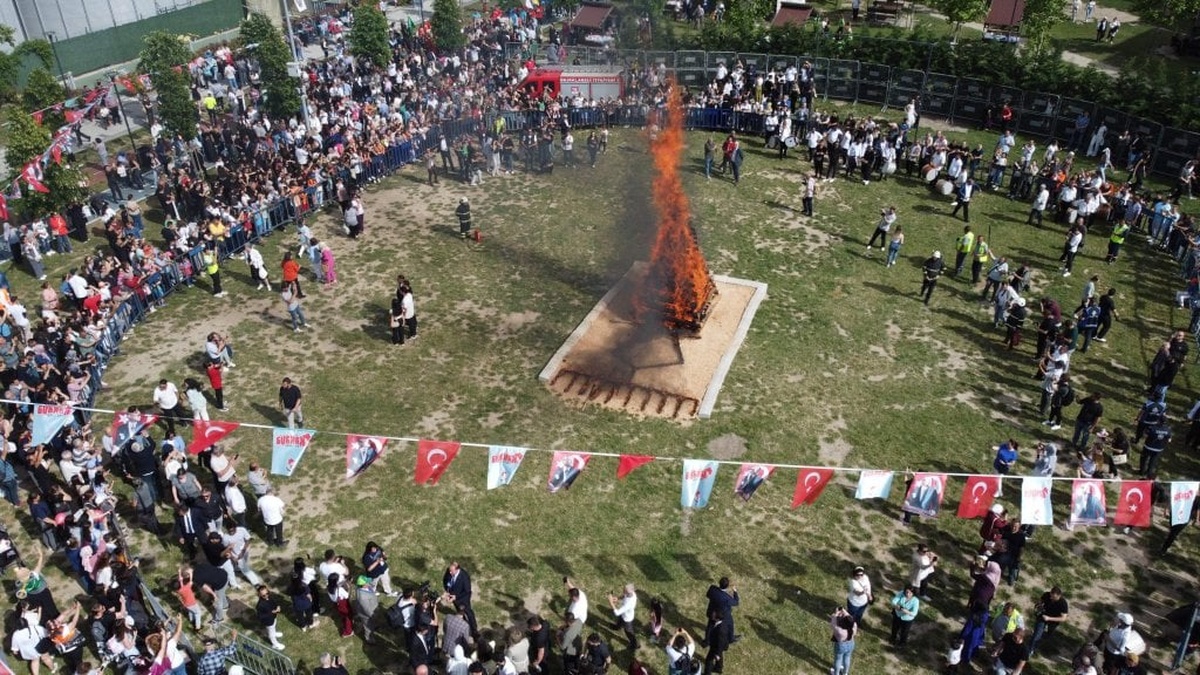 Kırklareli'de Karagöz Kültür, Sanat ve Kakava Festivali başladı