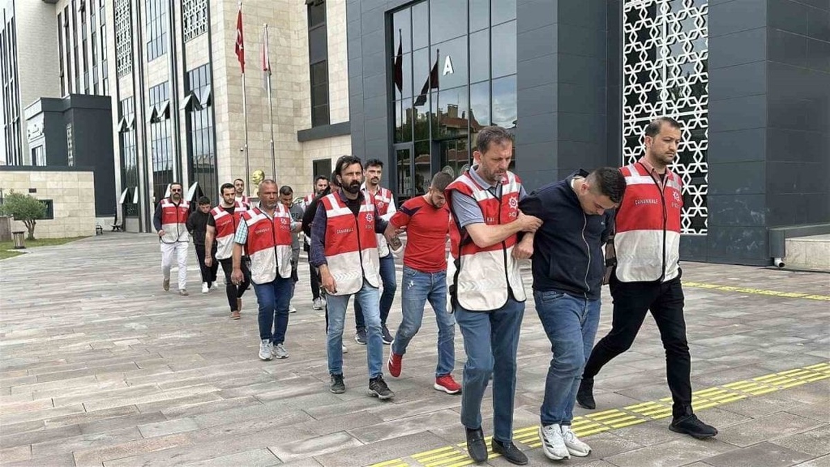 Çanakkale'de polis kovalamacası: Üniversite öğrencisi ağır yaralandı