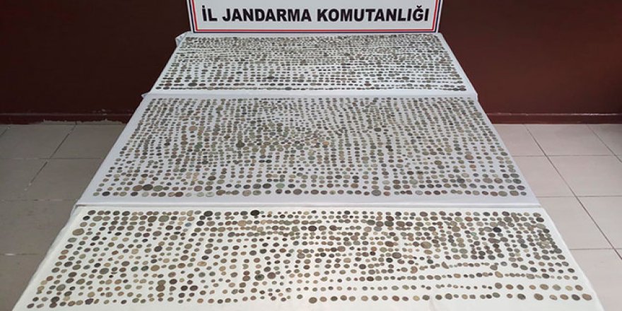 Portakal kasasında tarihi 4 bin 45 sikke ele geçirildi