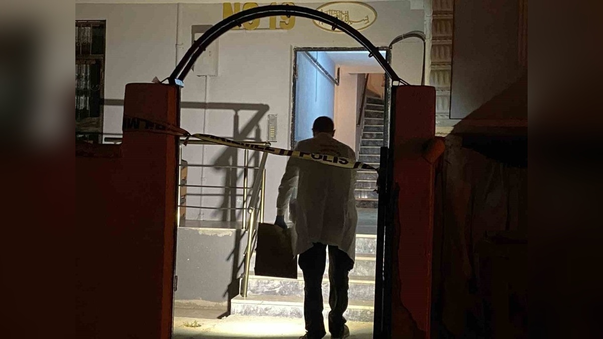 Kocaeli'nde bir kişi evinde silahla vuruldu