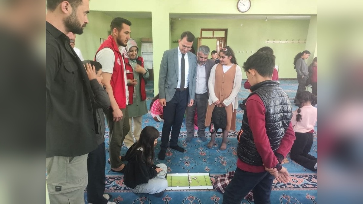 Tutak'ta ÇEDES projesi kapsamında yıl sonu kültür şenlikleri düzenlendi