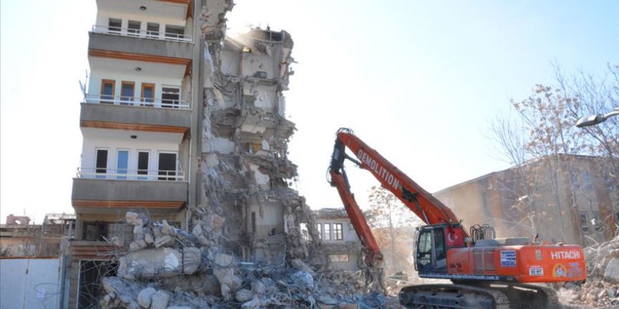 3 bin 249 binanın ağır hasarlı