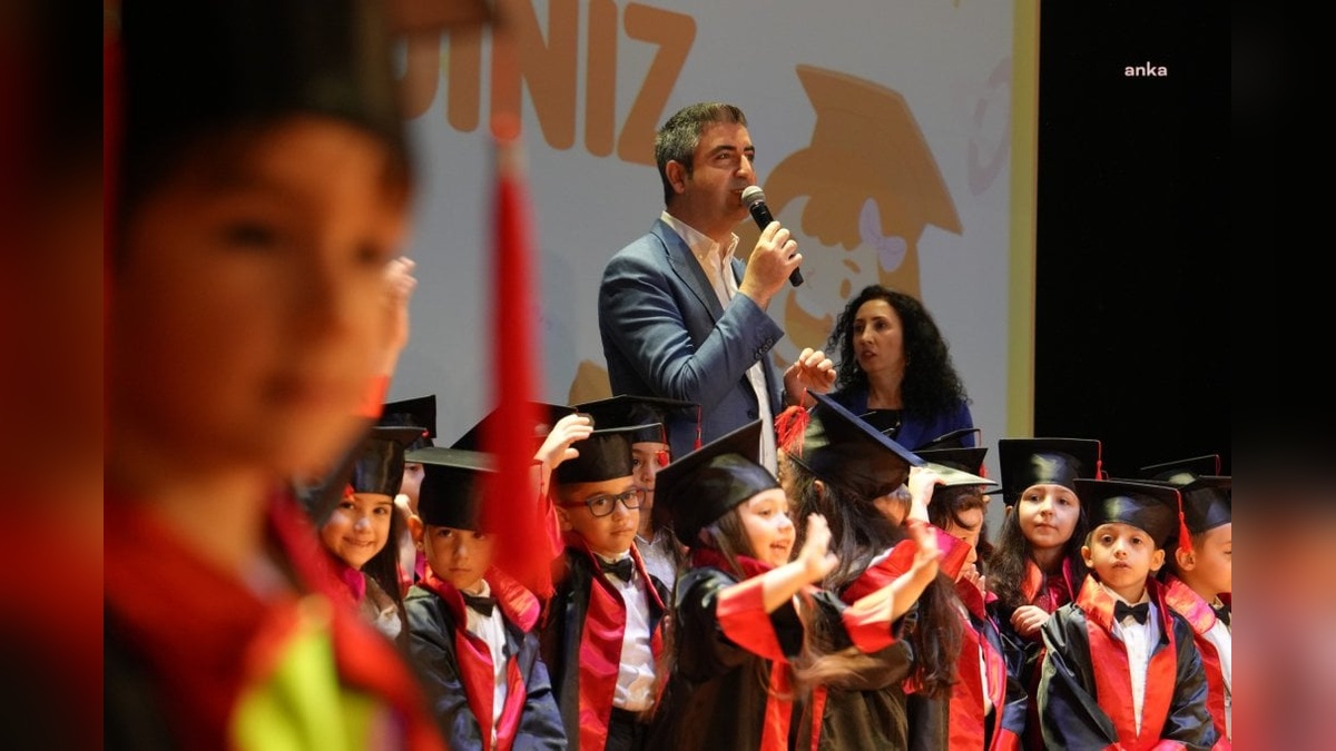 Kartal Belediyesi kreşlerinde mezuniyet heyecanı