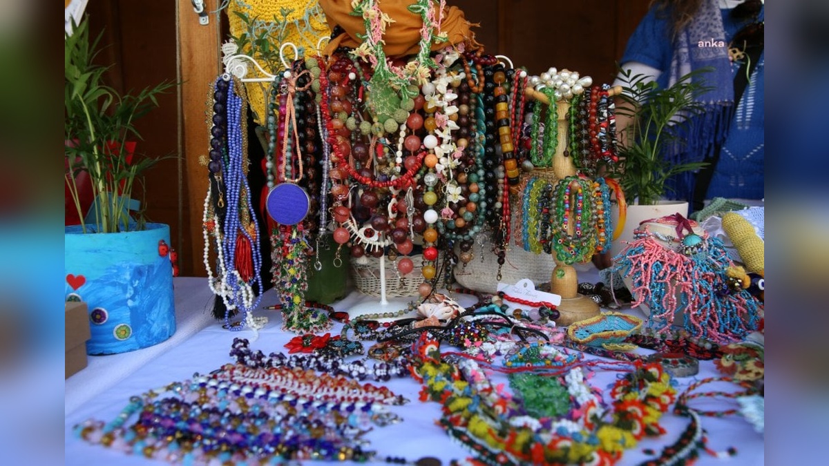 Eyüpsultan Belediyesi'nden kadın girişimcilere destek: El emeği durağı, ekonomik özgürlük sağlıyor