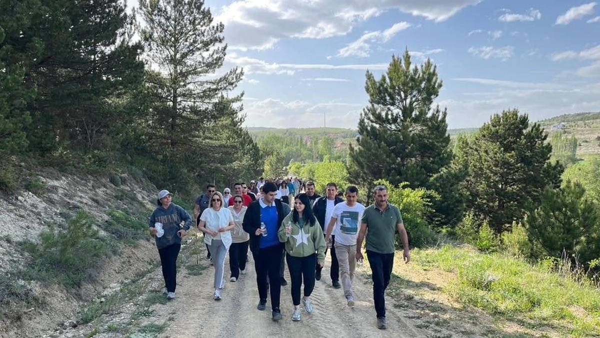 Dumlupınar'da 'Adım Adım Sağlık' yürüyüşü