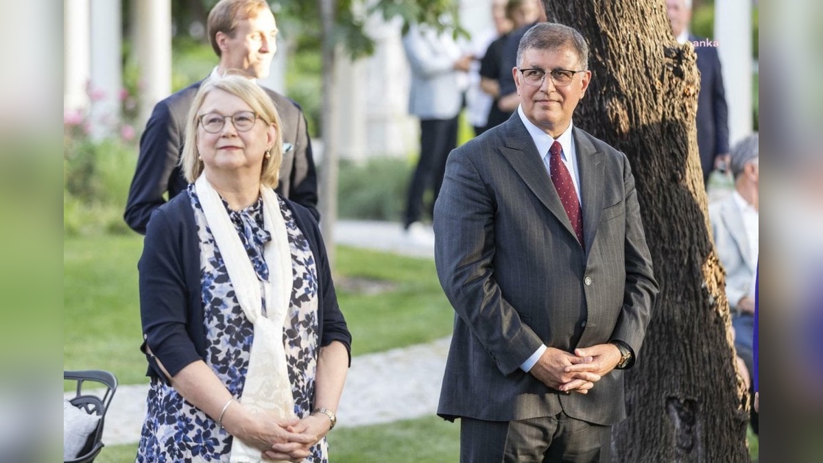 İzmir Büyükşehir Belediye Başkanı Tugay: İzmir asla kapalı kutu olmamalı