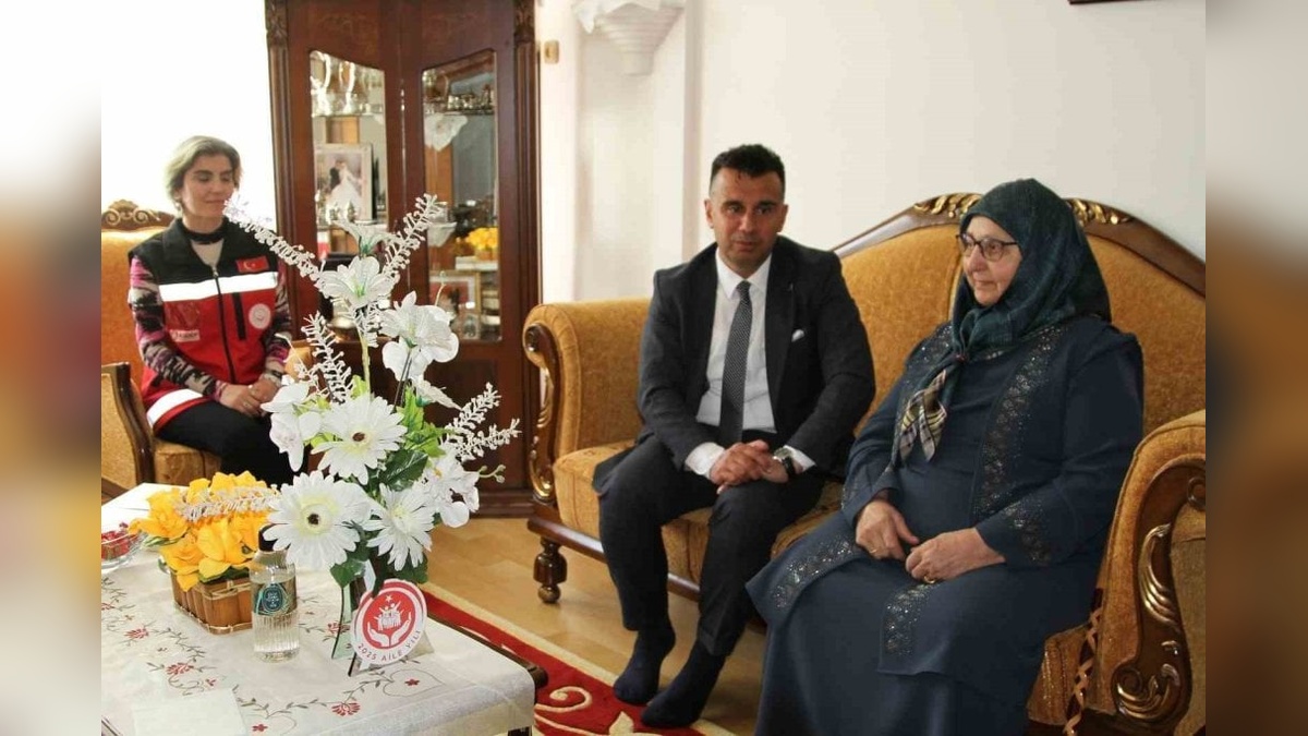 Aile ve Sosyal Hizmetler İl Müdürü Aykut, Nene Hatun'un torununu ziyaret etti