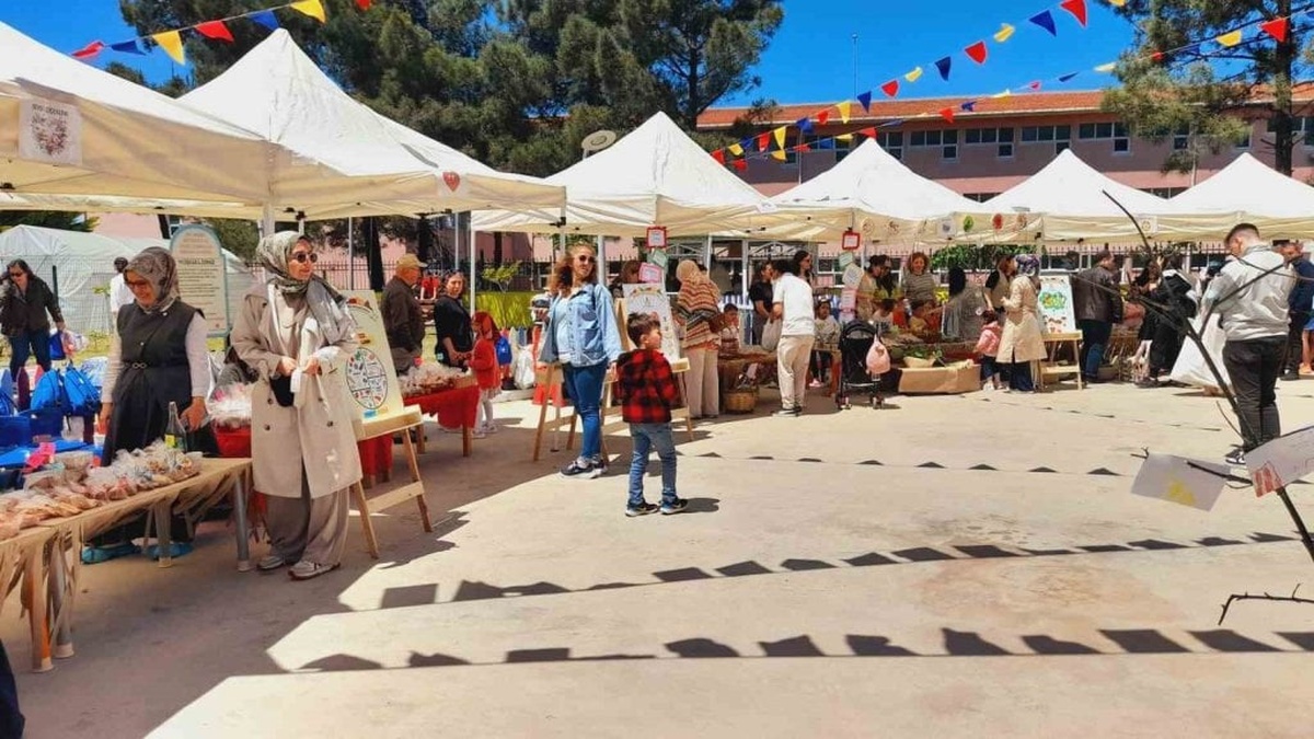Sinop Ada Anaokulu'nda 'Sağlıklı Yaşam Pazarı' kuruldu
