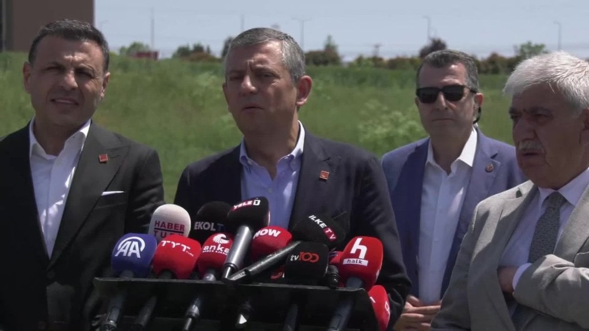 CHP lideri Özel'den suçlama: AK Partili belediyelerin Sayıştay raporlarını açıklayacağım