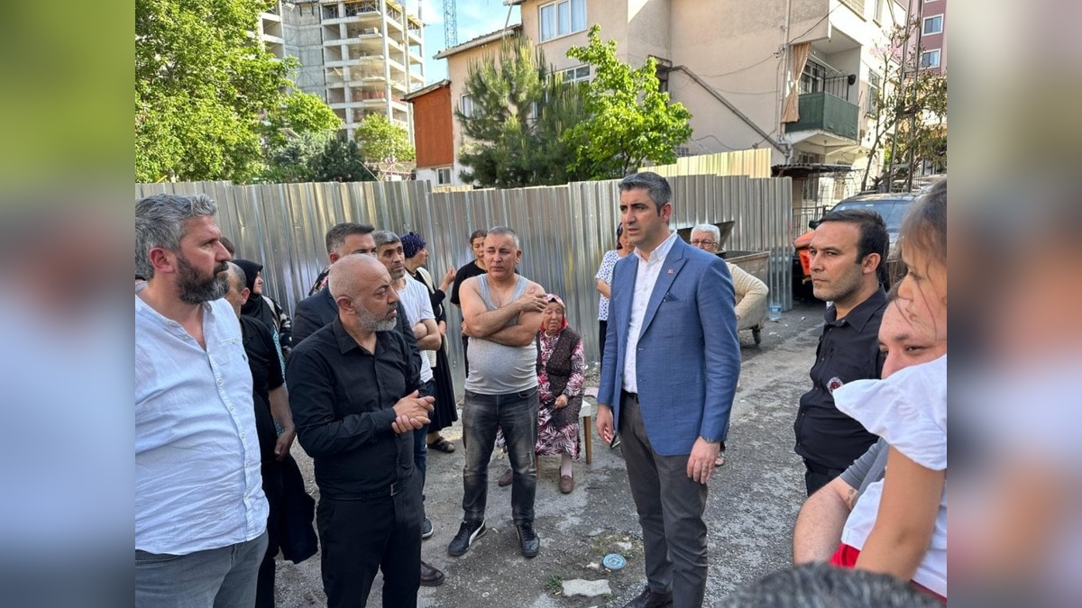Kartal Belediye Başkanı Yüksel, yangın mağduru aileyi ziyaret etti