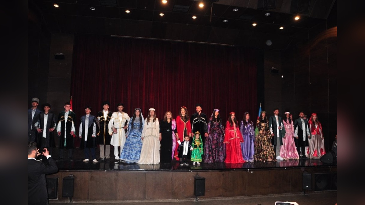 Kars'ta Azerbaycan'ın 'Anayasa ve Egemenlik Yılı' kutlandı