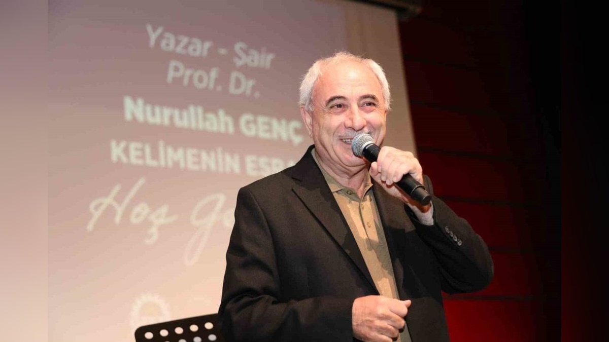 Gebze'de Bizim Yazarlar Kitap Tanıtım Günleri başladı: Prof. Dr. Nurullah Genç gençlerle buluştu