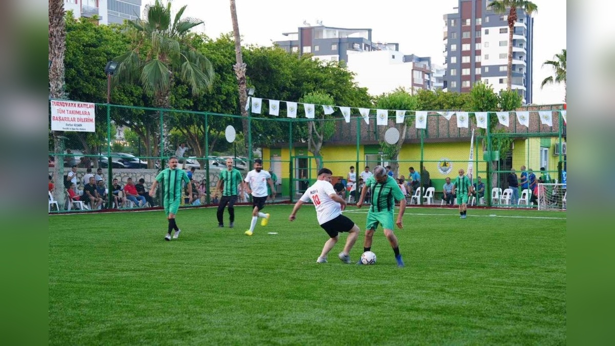 Erdemli'de kurumlar arası futbol turnuvası başladı