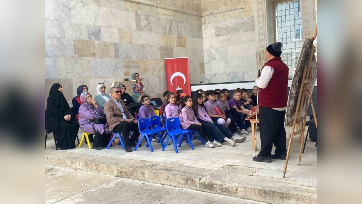 Gök Medrese’de çocuklara masal saati