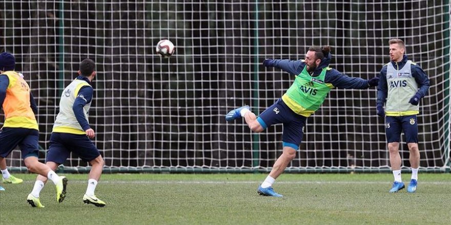 Fenerbahçe, derbi hazırlıklarına devam ediyor