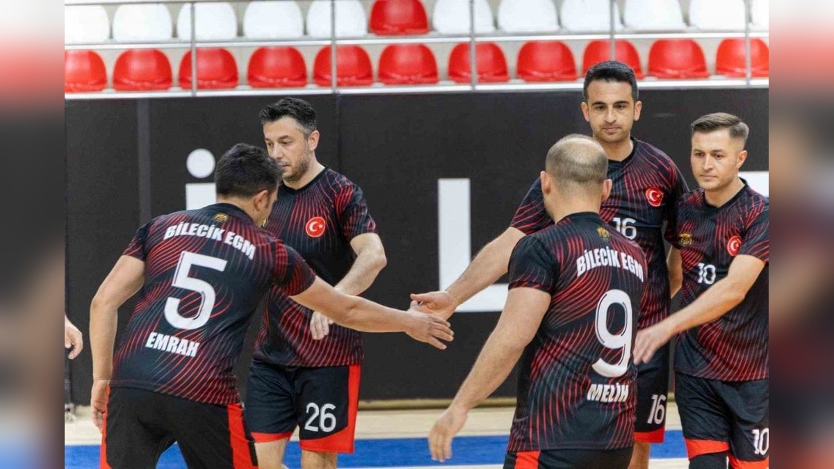 Bilecik Emniyet Müdürlüğü Voleybol Takımı çeyrek finale yükseldi