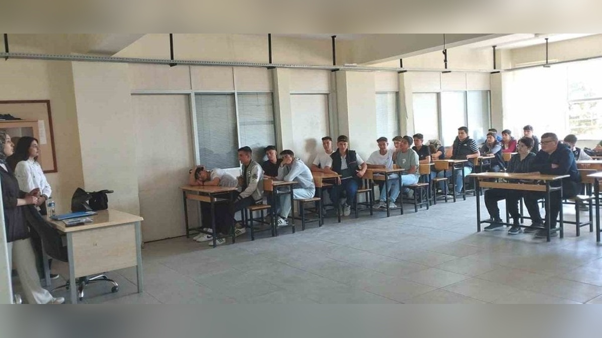 Emet'te öğrencilere sağlık semineri verildi