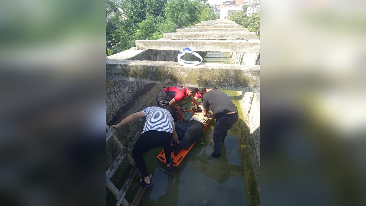 Mersin'de sulama kanalına düşen yaşlı adam kurtarıldı