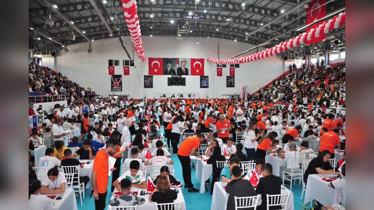 Kars'ta Akıl ve Zeka Oyunları Şampiyonası başladı