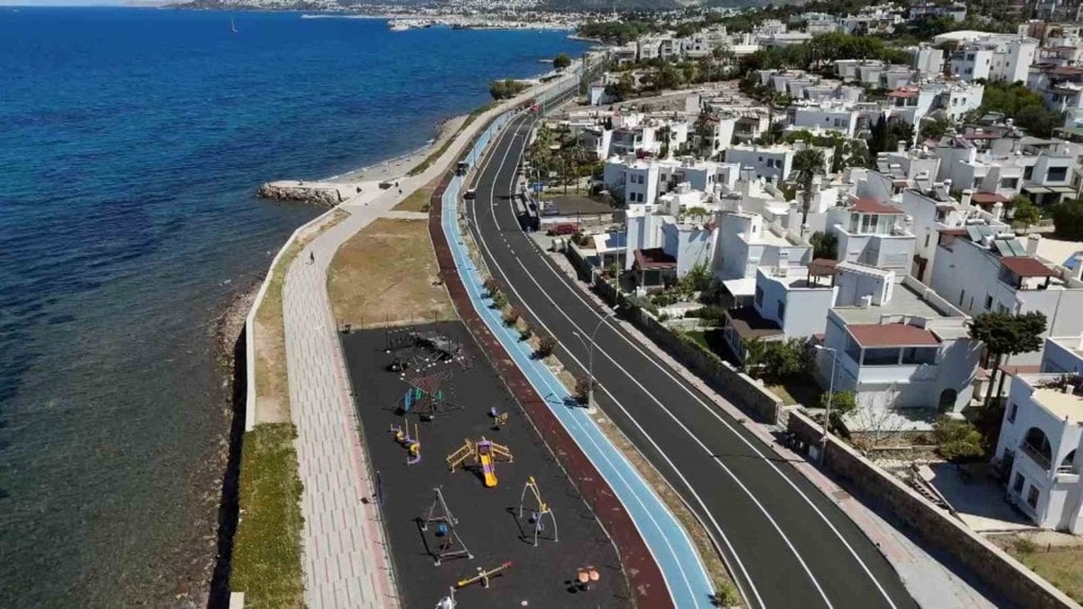 Muğla Büyükşehir Belediyesi'nden Bodrum'a 34 milyon TL'lik yatırım: Gazi Mustafa Kemal Bulvarı yenilendi