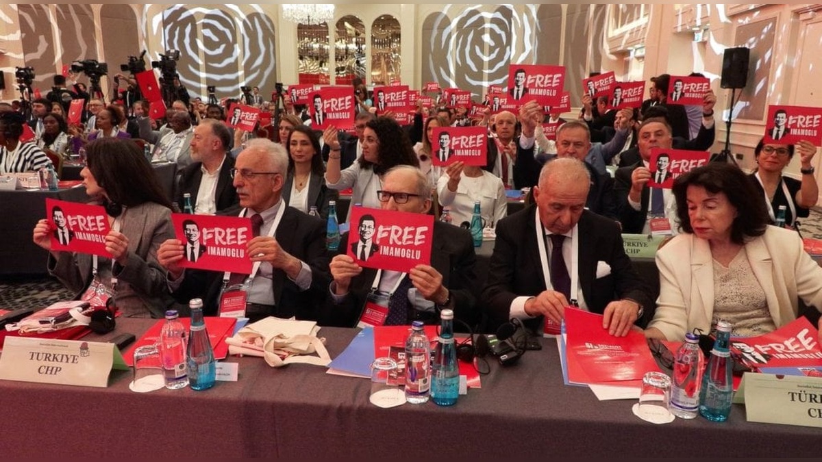 CHP Lideri Özel'den Sosyalist Enternasyonal Konsey Toplantısı'nda önemli açıklamalar