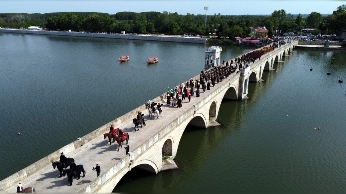 Edirne'de İstanbul'un fethi coşkuyla kutlandı
