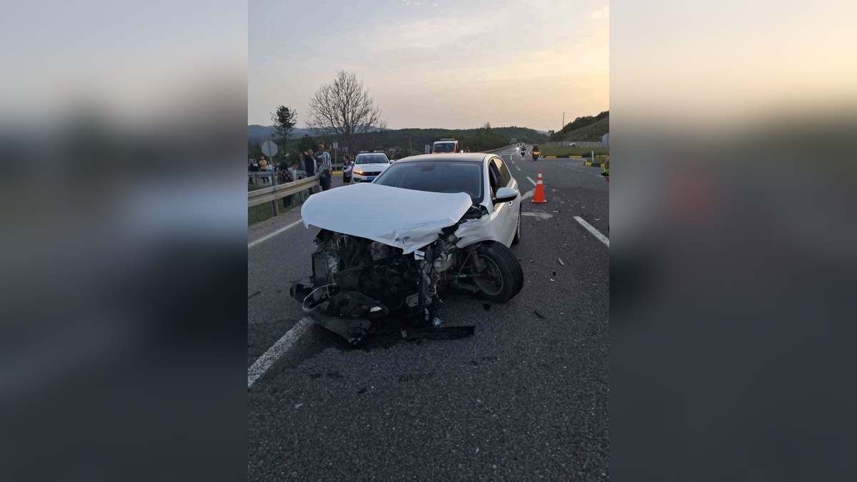 Bolu'da trafik kazası: İki otomobil çarpıştı, 2 yaralı