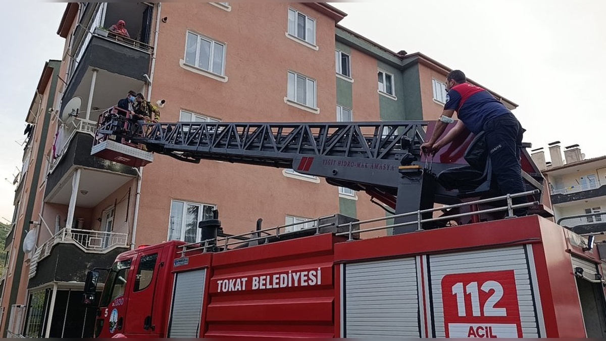 Tokat'ta fareleri kaçırmak için kükürt yakan 2 kadın, apartmanı dumana boğdu
