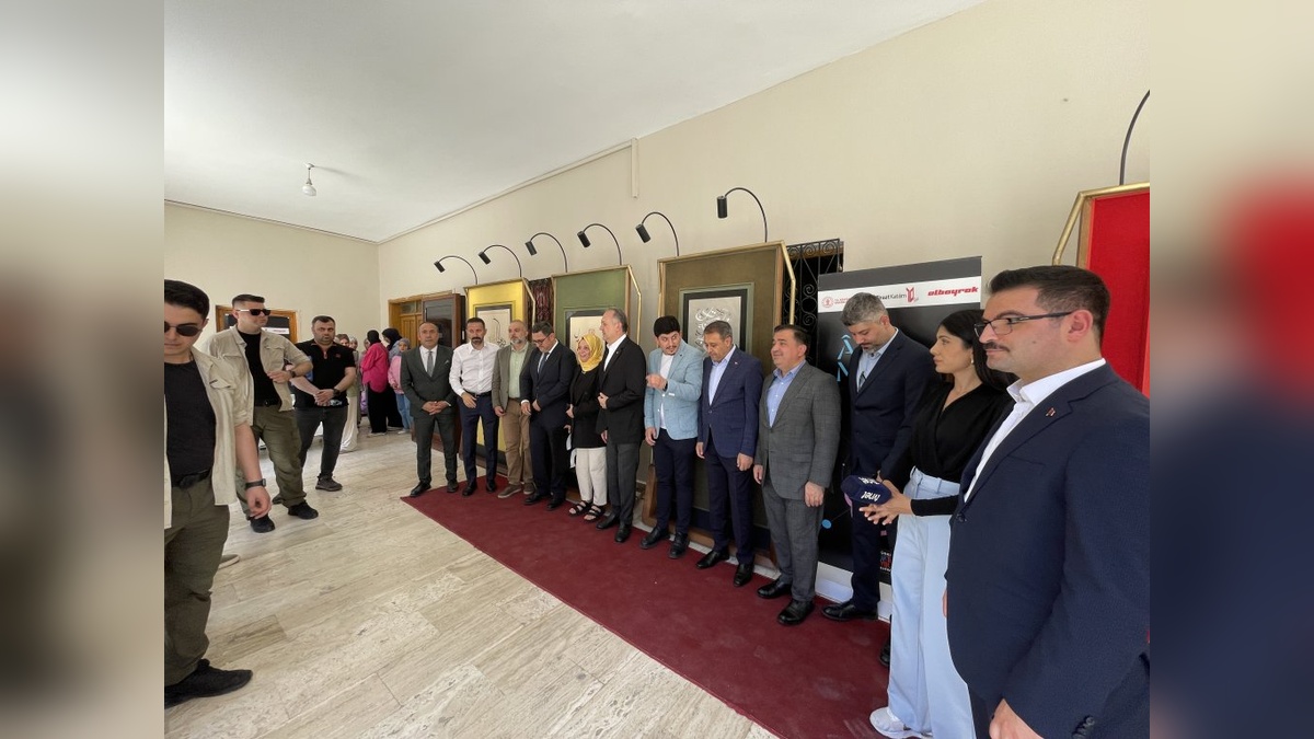Şanlıurfa'da 'Adil-i Mutlak Hat Eserleri Sergisi' açıldı