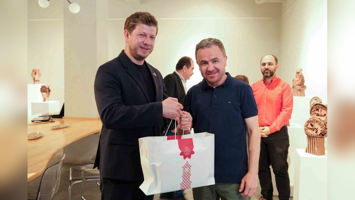 Bilecik Şeyh Edebali Üniversitesi'nde 'Zamanla' sergisi açıldı