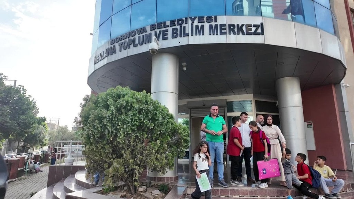 Bornova Belediyesi Mevlana Toplum ve Bilim Merkezi’nde bahar dönemi coşkusu