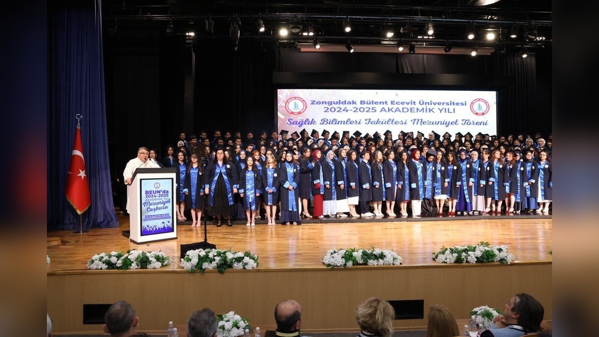 BEÜN Sağlık Bilimleri Fakültesi’nde mezuniyet coşkusu