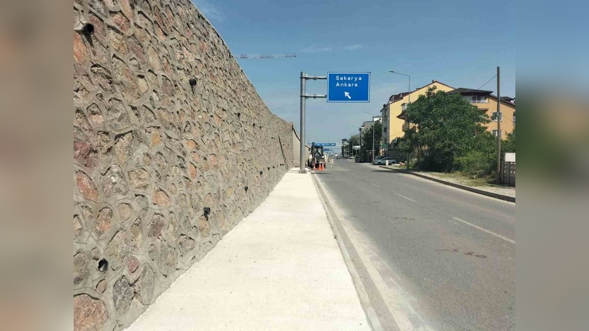 Kartepe'de yaya güvenliği için yeni kaldırım