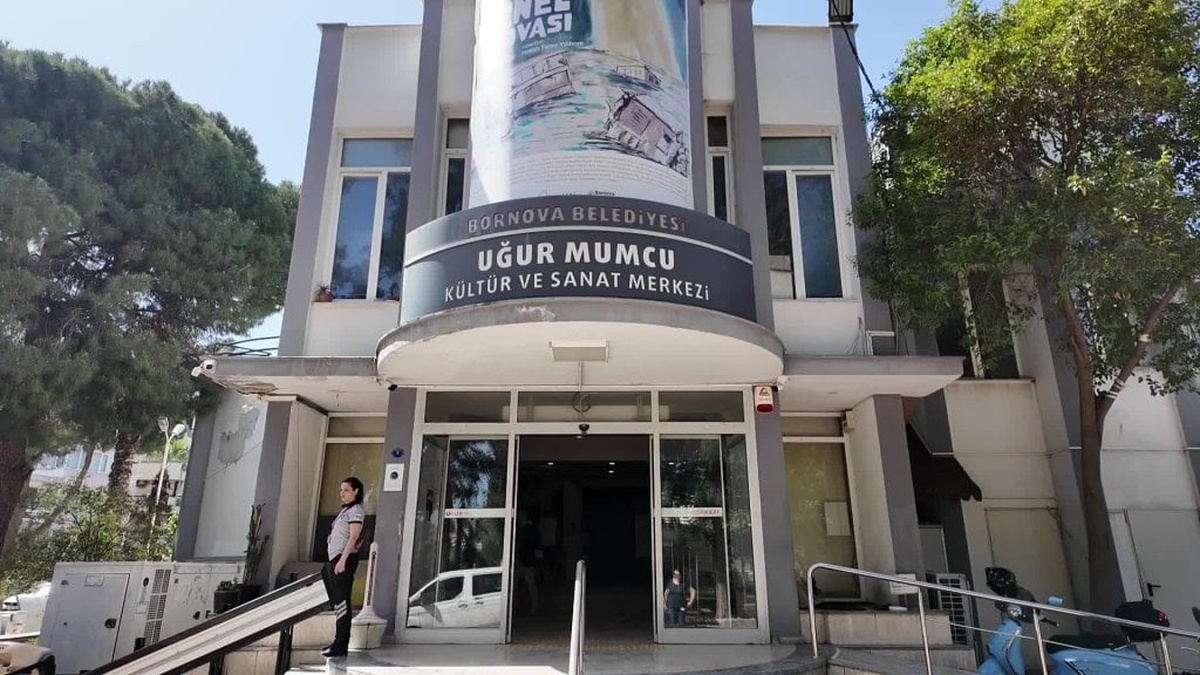 Bornova'da 'Emek Romanları Sergisi' açıldı: İşçi sınıfının sesi edebiyatta yankılanıyor