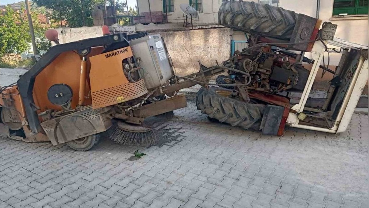 Denizli'de traktör ve süpürme makinesi hırsızlığı: Şüpheliler kaza sonrası yakalandı