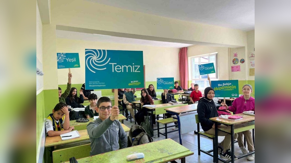 Sakarya Büyükşehir Belediyesi ve Yeşilay'dan gençlere bağımlılık eğitimi