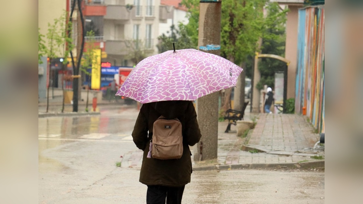 Meteoroloji'den Marmara Bölgesi için kuvvetli yağış uyarısı: Çamur şeklinde yağış bekleniyor