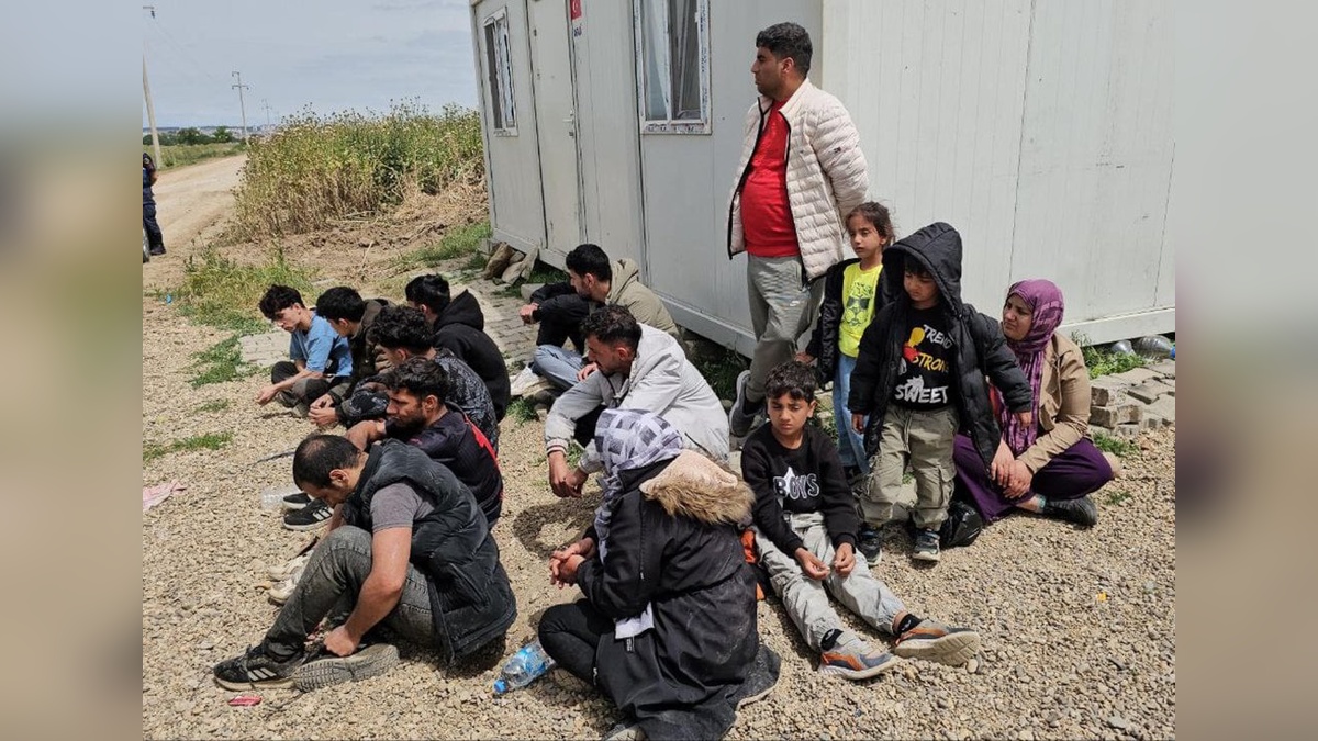 Yunanistan, 18 kaçak göçmeni Meriç nehri üzerinden Türkiye'ye itti