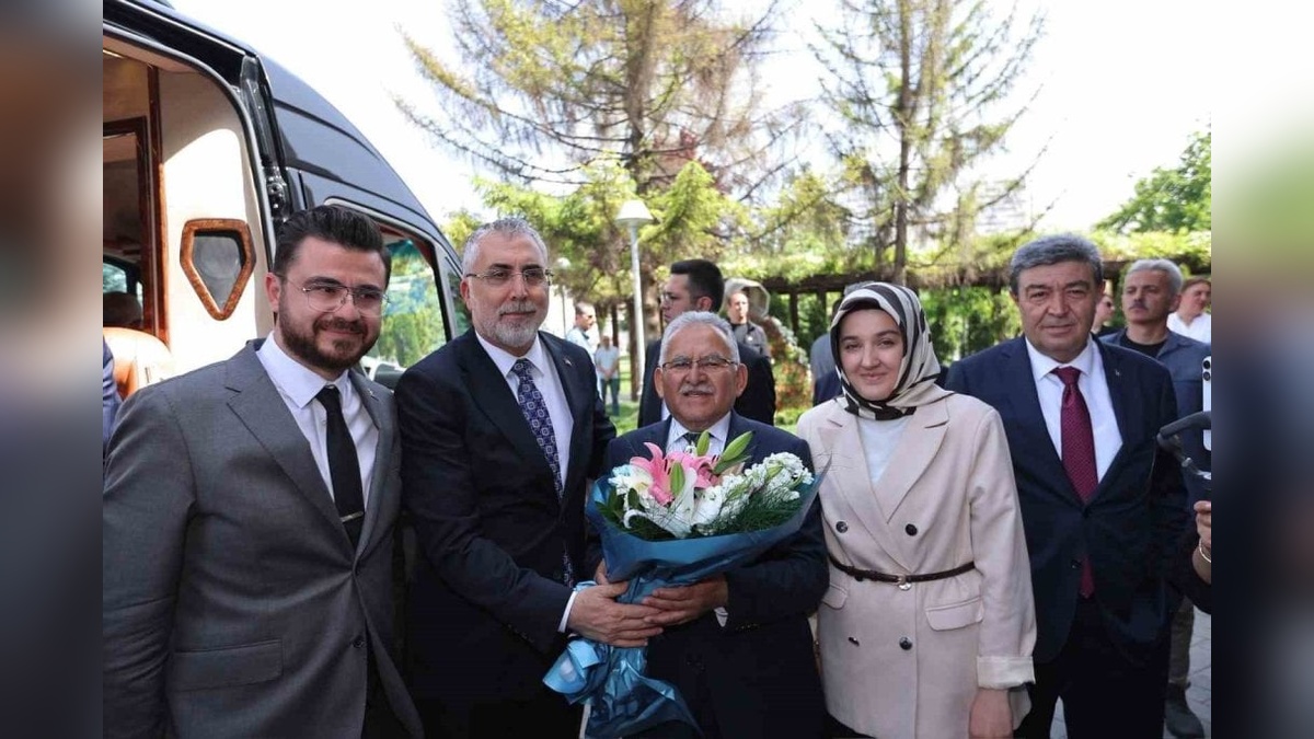 Bakan Işıkhan, Kayseri Büyükşehir Belediye Başkanı Büyükkılıç'ı ziyaret etti